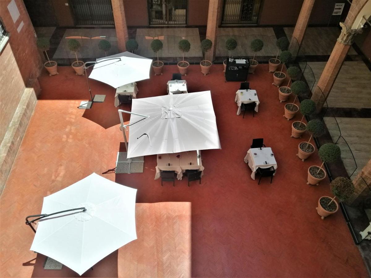 Galleria Del Toro Apartments โบโลญญา ภายนอก รูปภาพ